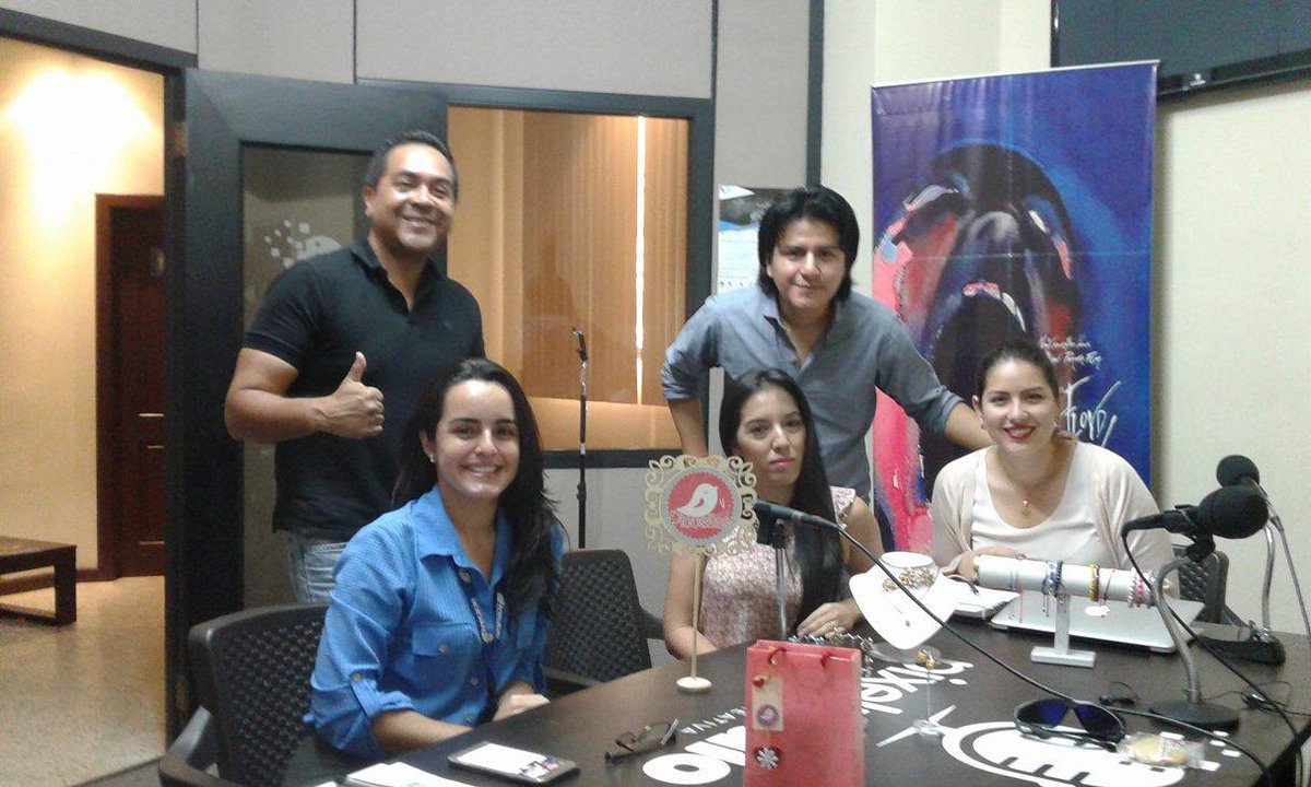 pixelradioec's tweet photo. Hoy nos acompaña Magdalena Zambrano una joven emprendedora de Picositas
#Karmaleones #PixelRadio #IntegrandoComunidades https://t.co/Lf0IudYaeJ