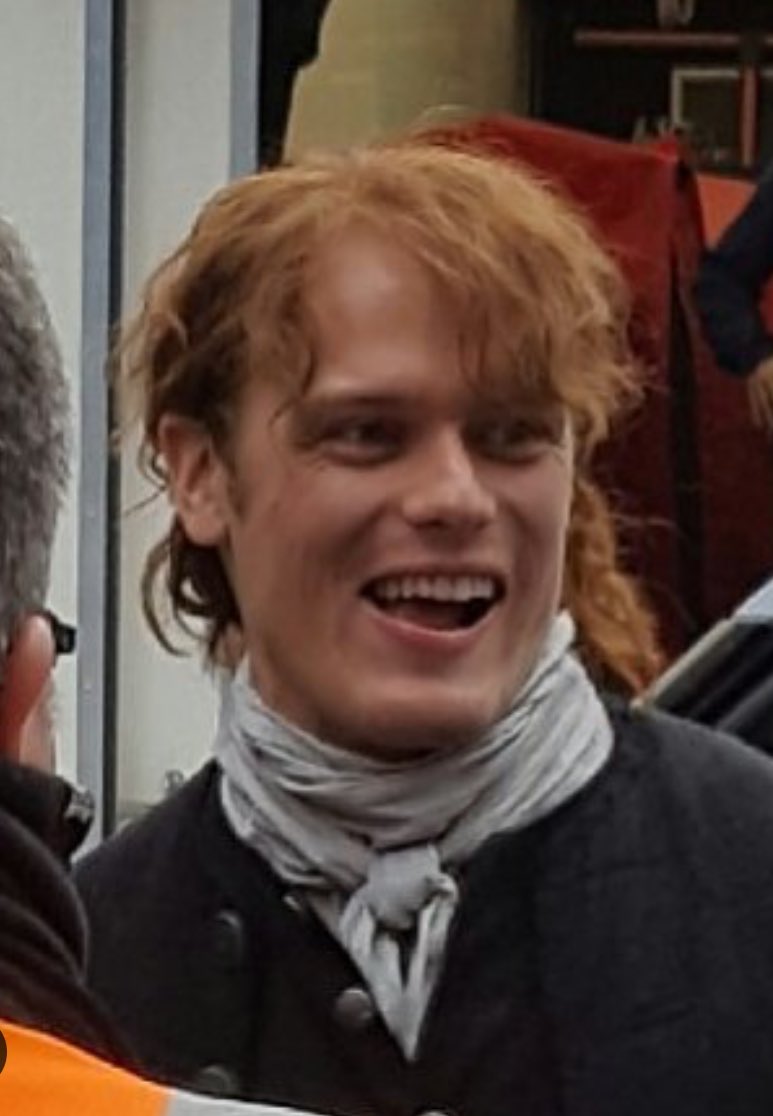 ladybay8's tweet photo. Sam is a happy guy today๐so happy for him๐ TY @annap905 for sharing her IG post๐๐๐ป@SamHeughan #LoveForSam #Edinburgh #OutlanderPCA2017 https://t.co/VPbZVgF9RH