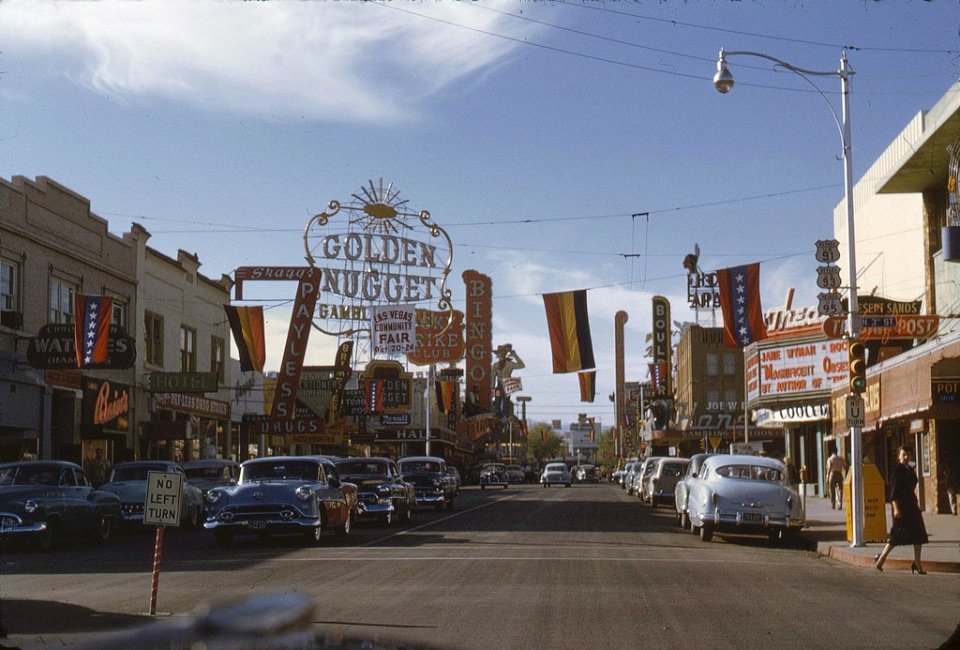 TonyIllia's tweet photo. Throwback Thursday: Fremont Street, Las Vegas, 1954 #DTLV #TBT @CityOfLasVegas @ClarkCountyNV @FSELV @GoldenNuggetLV @DTLVAlliance @LVCVA https://t.co/nlngvNdEzx