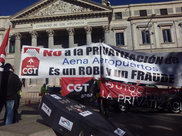 #Aena: Concentración Congreso los Diputados contra #precarización laboral 20 de enero de 2017, entre las 11:00 y las 13:00 horas