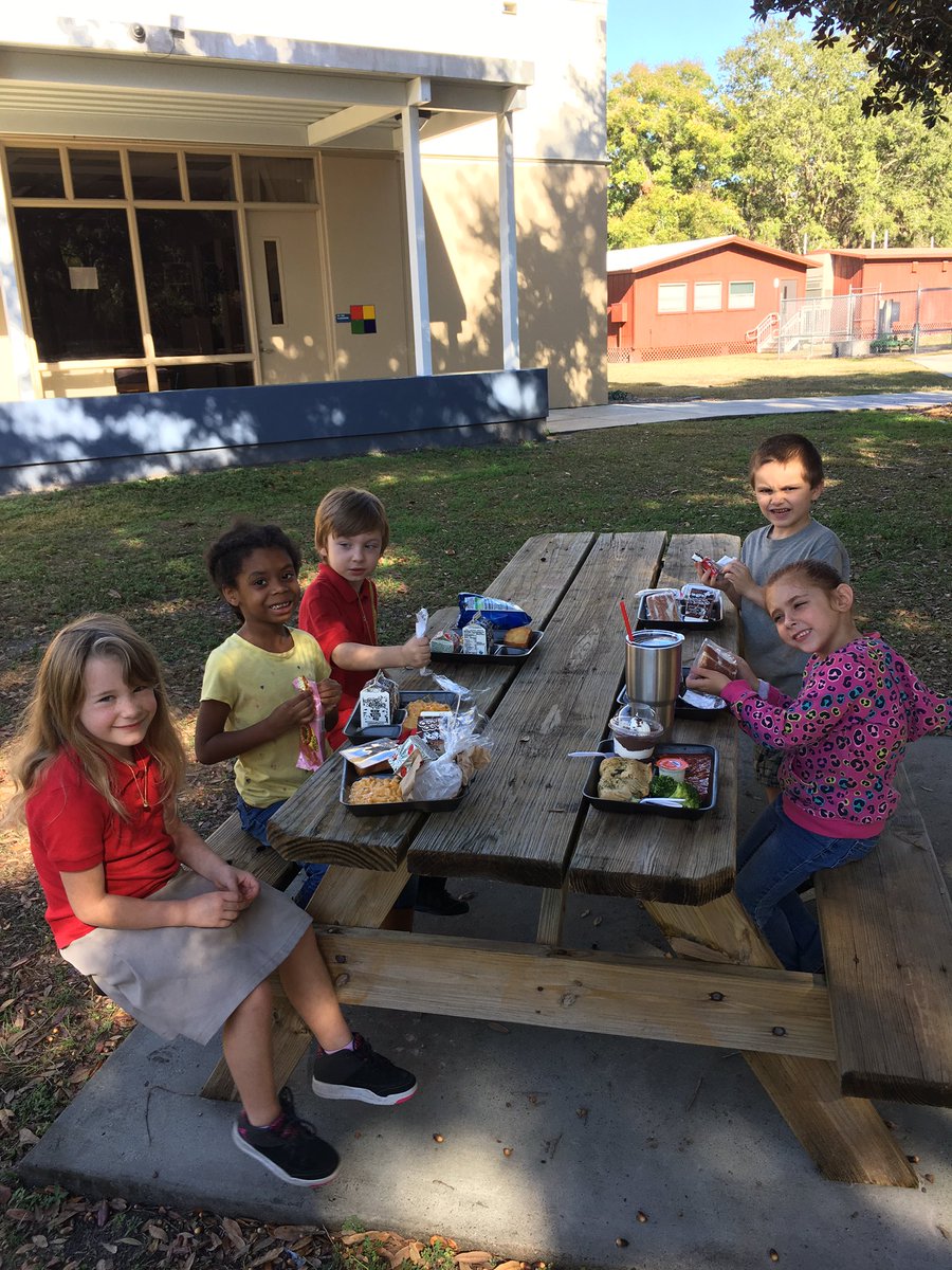 Mrs_Febus's tweet photo. Behavior reward lunch outside @HudsonElem https://t.co/QZ5JioRKv0