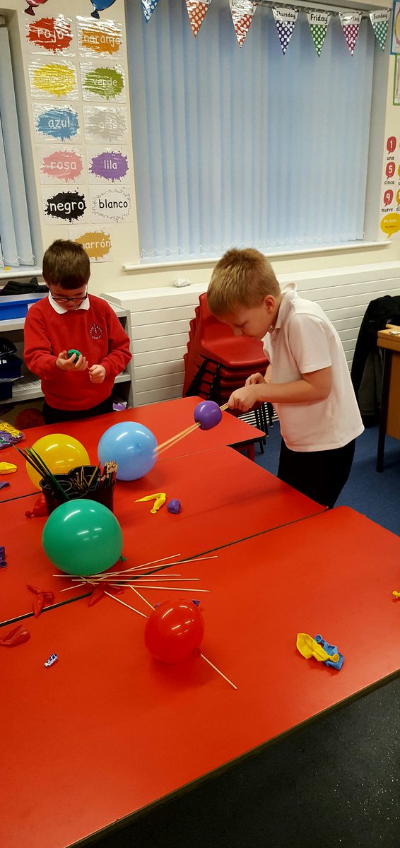 ArchibaldFirst's tweet photo. @Fusionstem Archibald scientists in the making. Thank you Fusion STEM for our first Kablooey Club this term. https://t.co/q3iEo8M5VR