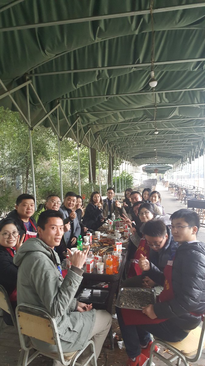 SunshineFactor8's tweet photo. #SunshineFactory staffs had a year -end summary and had meal together. We young people feel happy to be together welcome new year. https://t.co/JbTtJXYWLe