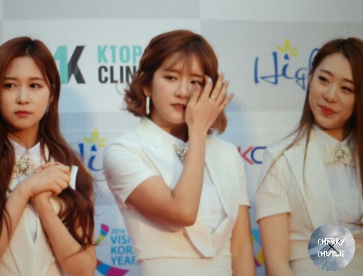 CherryChubile's tweet photo. 17.01.19 서울가요대상 레드카펫 #우주소녀 #엑시 프리뷰
늦었지만 우리츄 이뻐서 😢😍 https://t.co/dTGqEpMbto