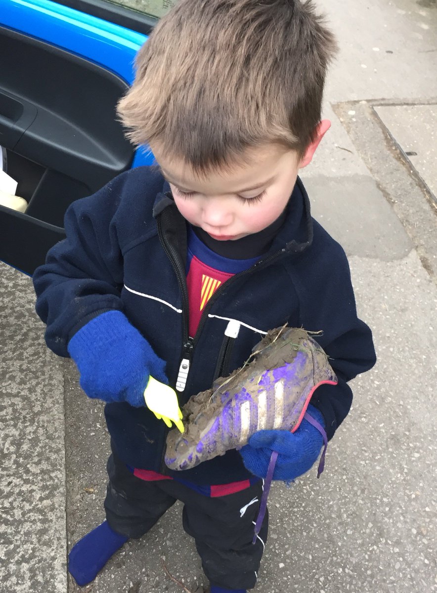 bootclaw's tweet photo. Kids using their Christmas presents! #bootclaw https://t.co/r8YnGohRHY https://t.co/W7hyN0ml6z