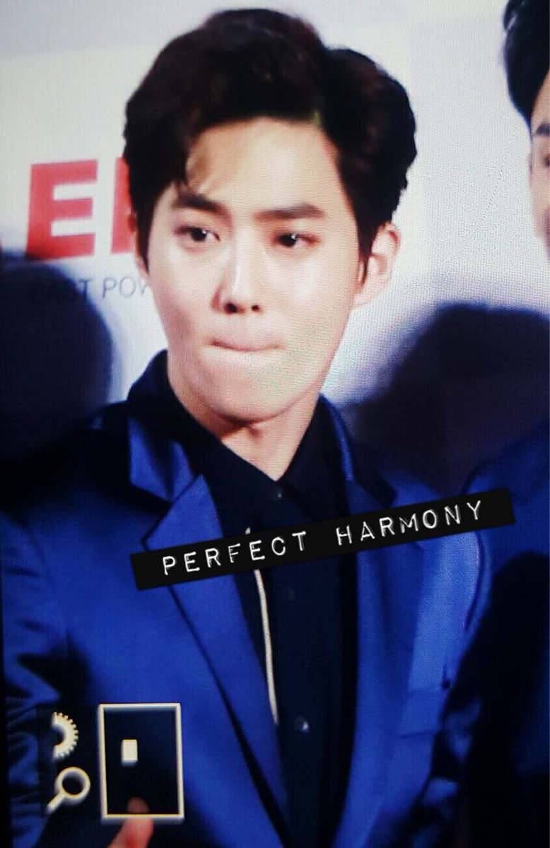 _perfecth's tweet image. 170119 Seoul Music Awards #kai and #suho 💕✨