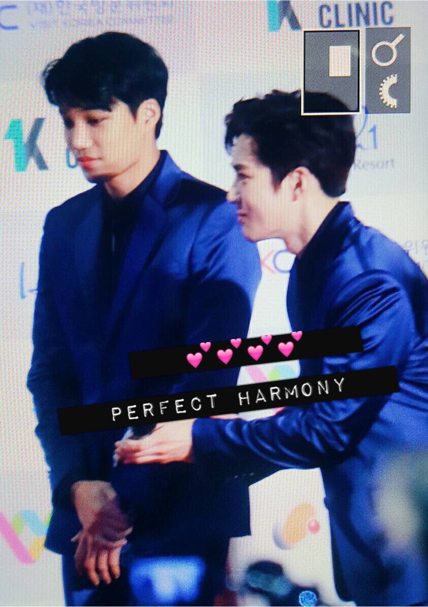 _perfecth's tweet image. 170119 #kai and #suho 🐻🐰✨