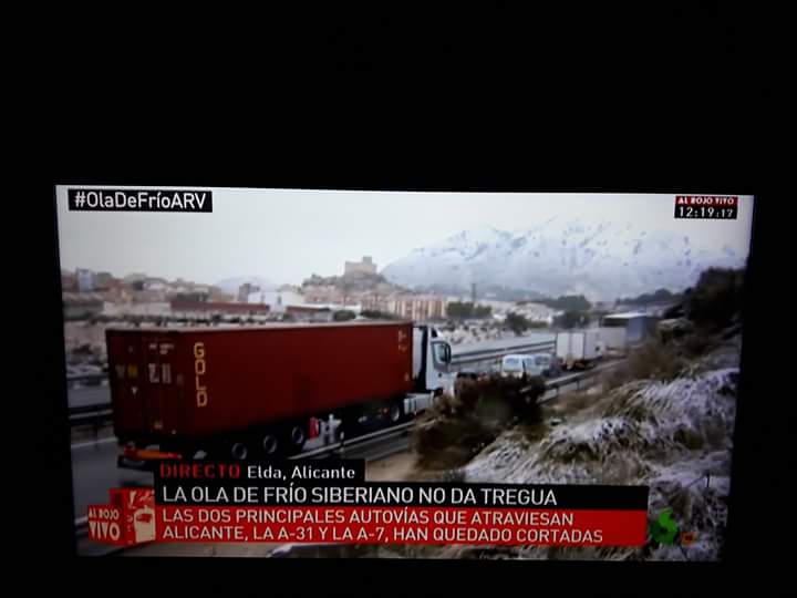 RosaVP_'s tweet photo. @DebatAlRojoVivo esto no es Elda, es Petrer #OlaDeFrioARV https://t.co/bserycNewy