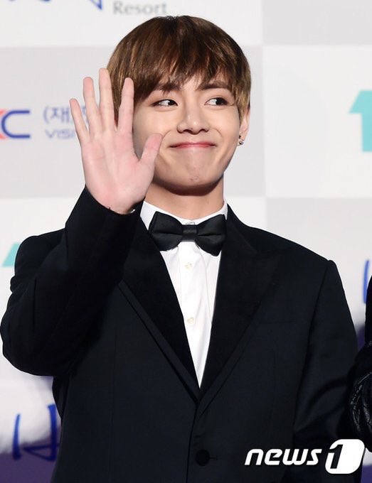 sharethispage's tweet image. i love taehyung