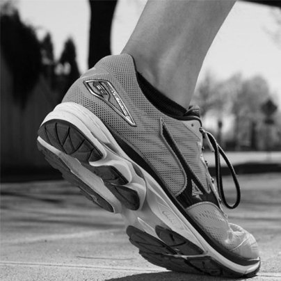 TopRunningShop's tweet photo. ¡Gran variedad de modelos #Mizuno en https://t.co/2naNtooo1L! La calidad y tecnología de la marca japonesa, con los mejores precios #running https://t.co/uyT7OuW95Z