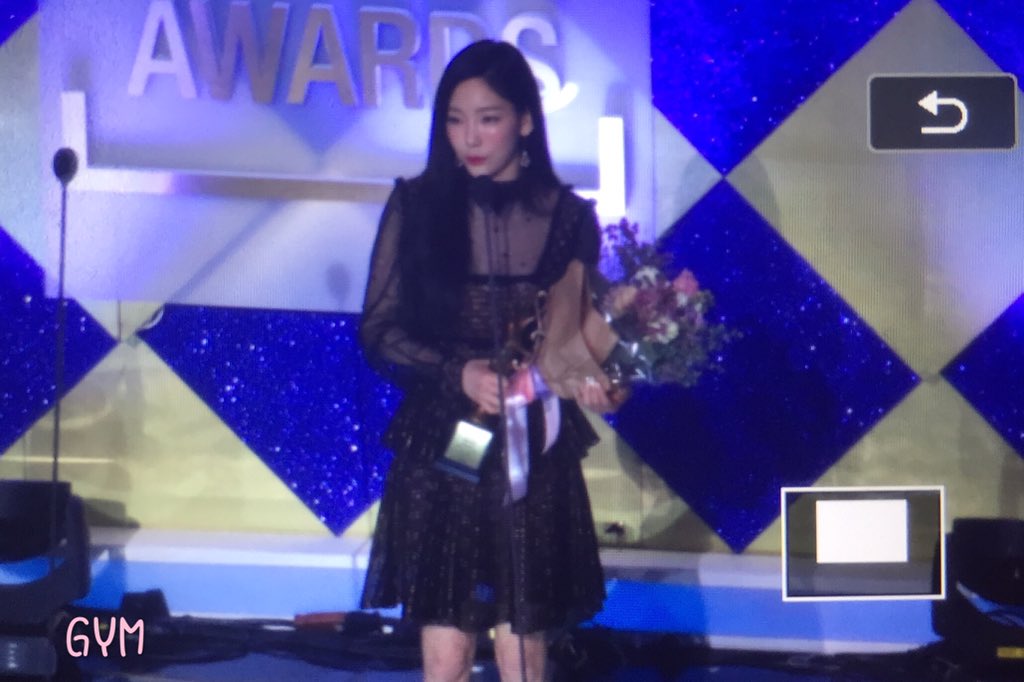 [PIC][19-01-2016]TaeYeon tham dự " 26th High1 Seoul Music Award" vào tối nay C2iLG6iUAAAvENY