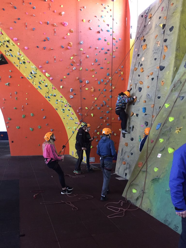 BayHouseVisits's tweet photo. Teamwork makes the dream work, good fun for our EA pupils, thanks to @CalshotActs @HantsPE great centre &amp; #LOtC https://t.co/Q5XmTDKvBr