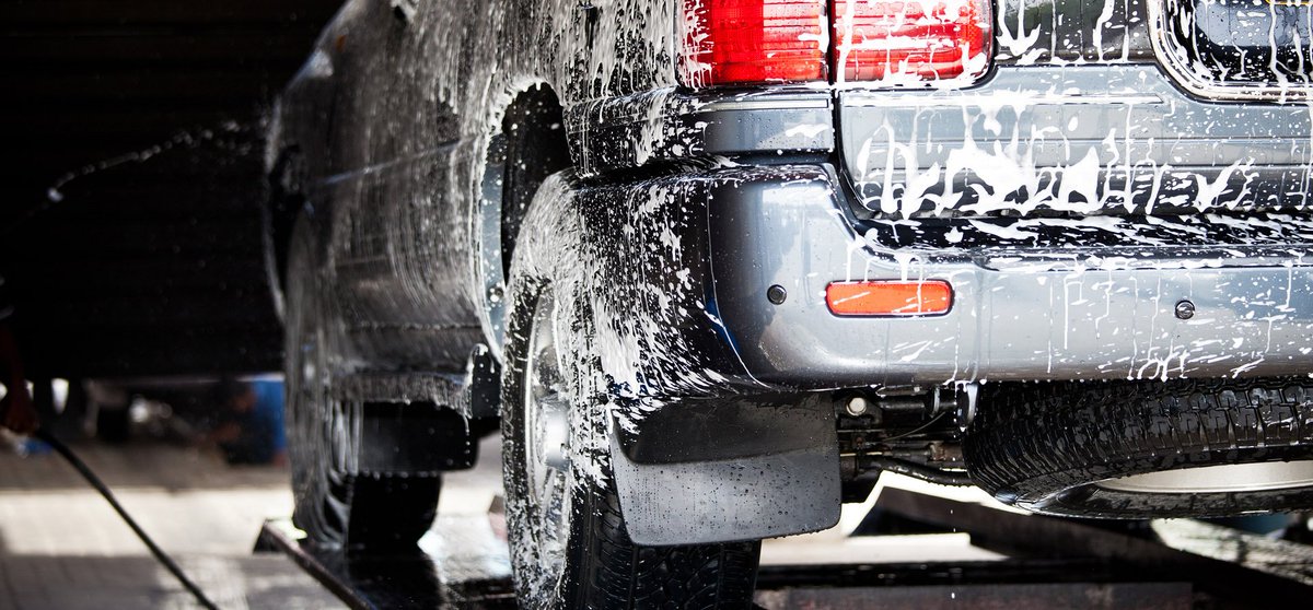 FulltankApp's tweet photo. #Bengaluru: Car Wash at just Rs.199/- Free pickup &amp; drop (optional). Download the @FulltankApp to avail offer. #AUSvPAK #AustralianOpen https://t.co/1hgYVMj11f