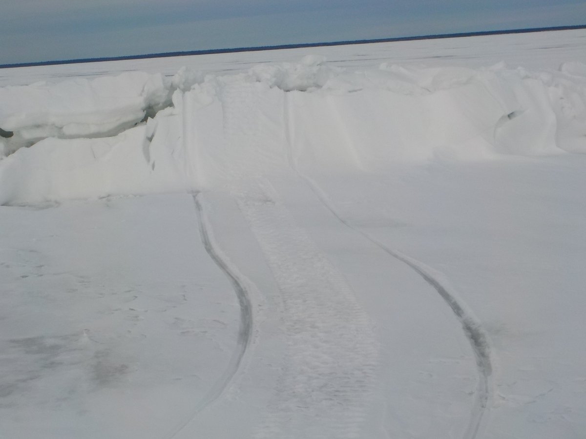 What happened to my snowmobile path? #pressureridge #icemoving <a href="/petesprotackle/">Pete's Pro Tackle</a> <a href="/MurphTWN/">Chris Murphy TWN</a> @GordLeclercCTV <a href="/slinger_189/">Lonny</a>