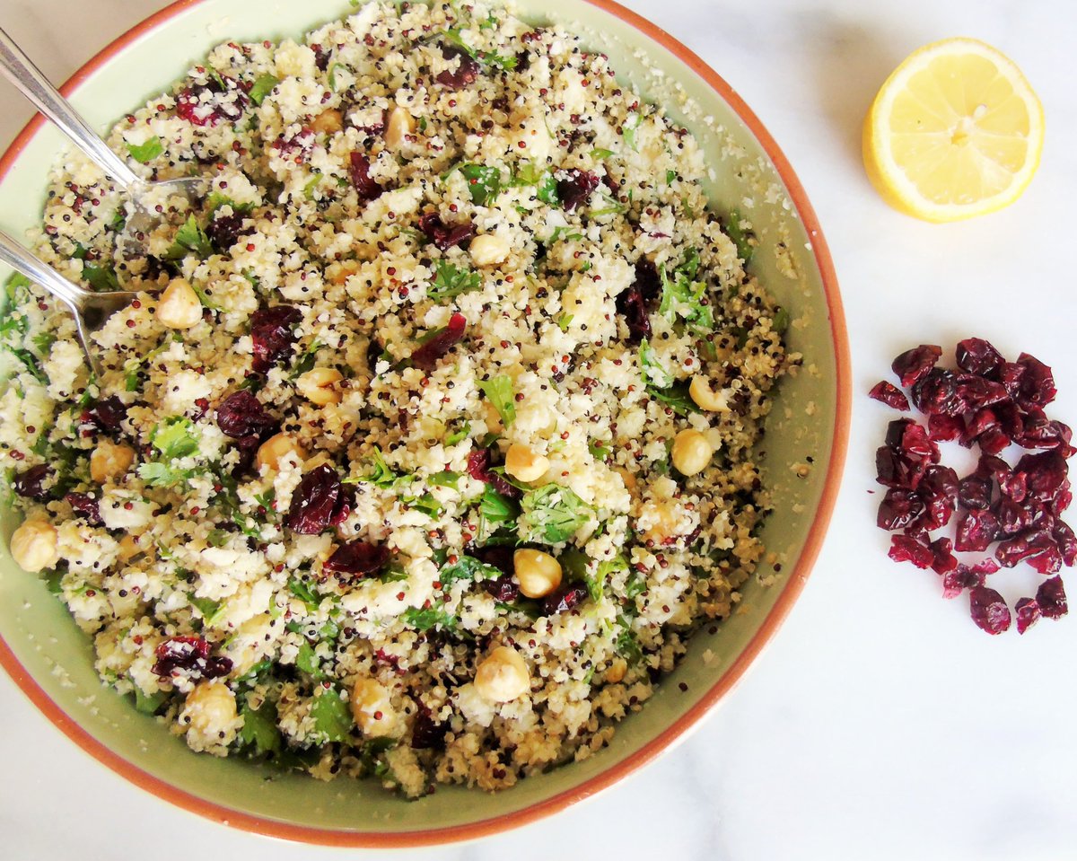 Lekker verrassend: couscous van bloemkool! #donderdagveggiedag donderdagveggiedag.be/recepten/cousc…
