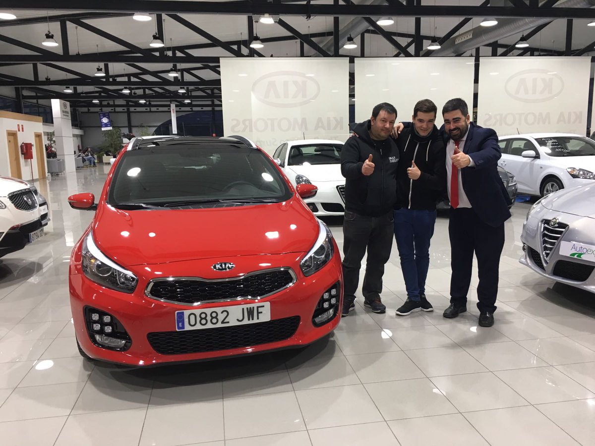 kiaburgos's tweet photo. Eduardo Pampano:“Mi hijo Mario aún no tiene carnet pero ya está pensando en quedarse con este Pedazo Kia Ceed SW Gtlin¡Que espere sentado!!” https://t.co/QStHPVVtqC