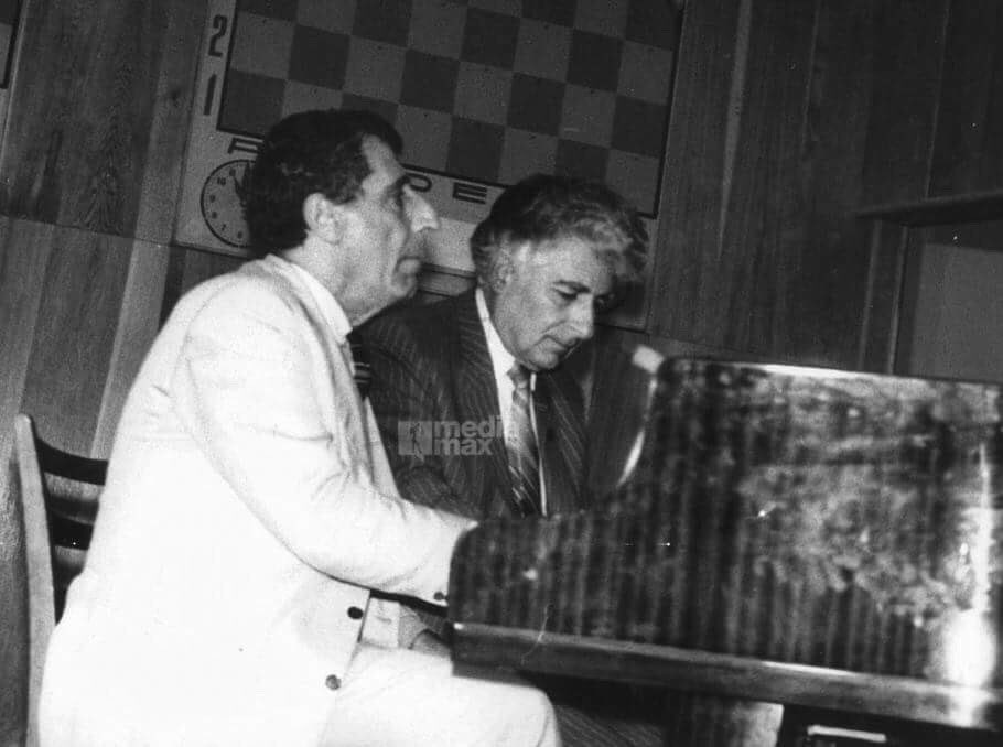 armenia's tweet photo. #Armenia'n composers #ArnoBabajanyan and #EdwardMirzoyan celebrating #Olympic champion #HrantShahinyan's 60th jubilee at #ChessHouse. 1983 https://t.co/HFuJ2aH7W4