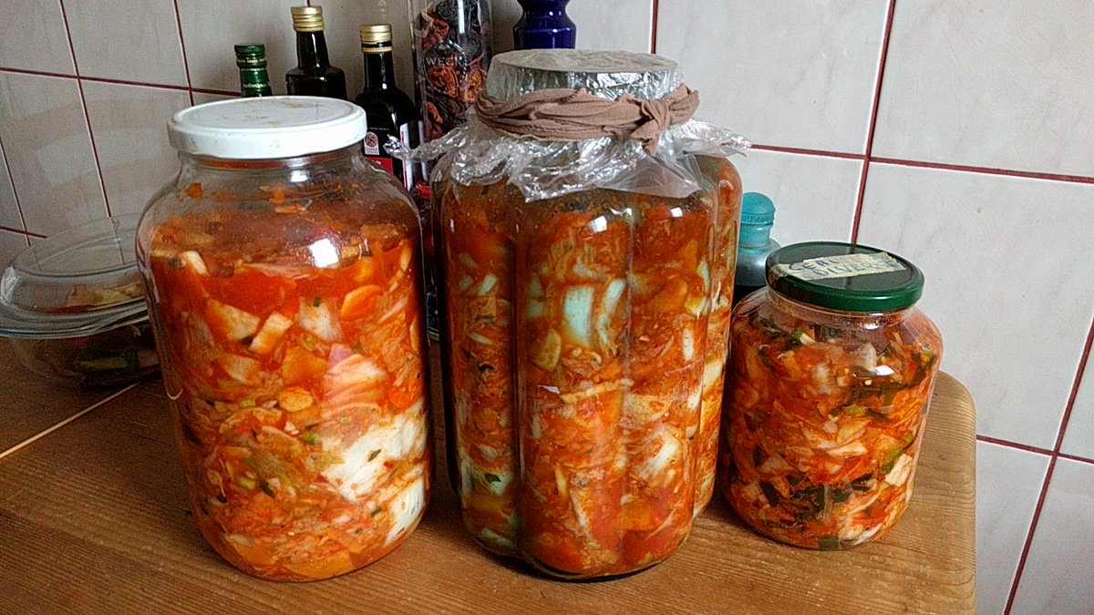 TironStefan's tweet photo. just replenished my Kimtchi stock for the winter, adding plenty of HK Tai O putrid shrimpaste
#Putrescience https://t.co/Hr4cbjloqU