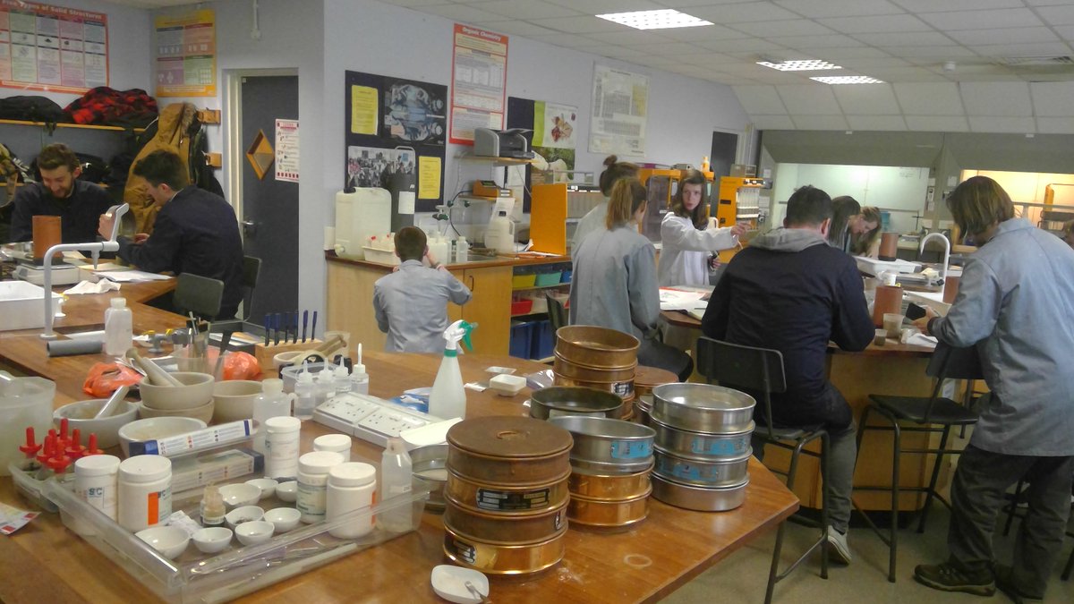 NicolaEcol's tweet photo. #STEM #soilsamples #soil @Sparsholt_Coll #wildlifedegree #ecologydegree looking at soil and influences on habitat &amp; conservation https://t.co/rukaj8pWFQ