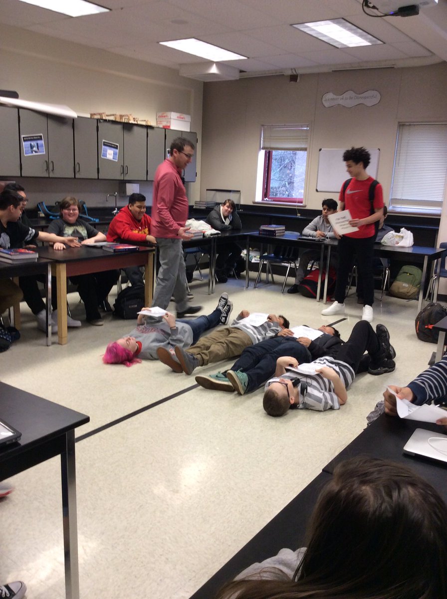 ScienceSnapp's tweet photo. Demonstrating Seafloor Spreading! #humanmops #team512 #proudtobeSMSD https://t.co/wRnssSj5BJ