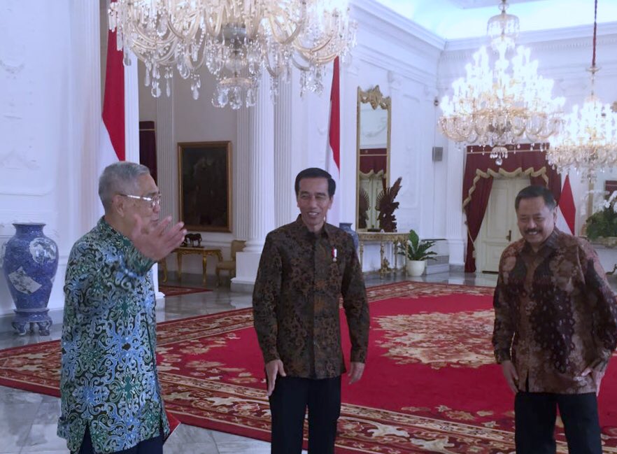 Silaturahmi dengan Pak Habibie dan Pak Try Sutrisno. Kita mendiskusikan tentang Pancasila, pluralisme dan toleransi -Jkw