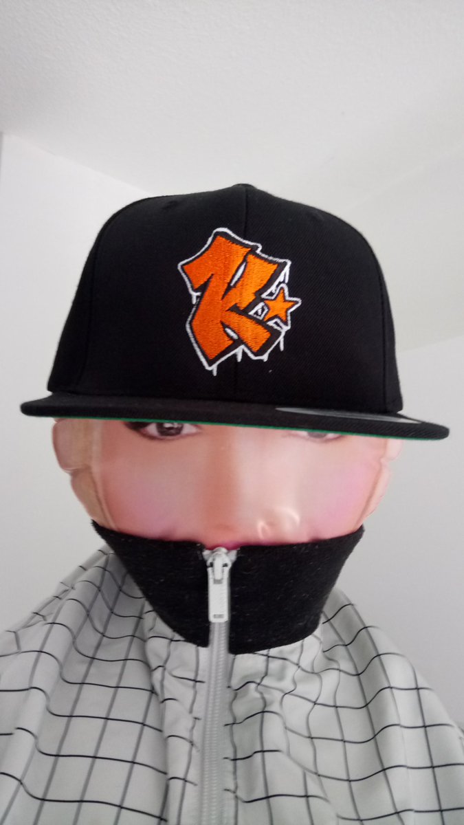 kikettestar's tweet image. #RT + FOLLOW @kikettestar pour tenter de gagner cette casquette Snapback. Résultat le 08/02/17