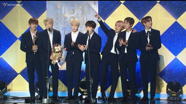 yoonminet's tweet photo. BEST MUSIC VIDEO 🏆
BEST DANCE PERFORMANCE 🏆
BONSANG 🏆
BEST ALBUM 🏆

BTS ARE GOING HOME WITH 4 AWARDS I'M SO HAPPY AND PROUD https://t.co/Zzzm9hY67K