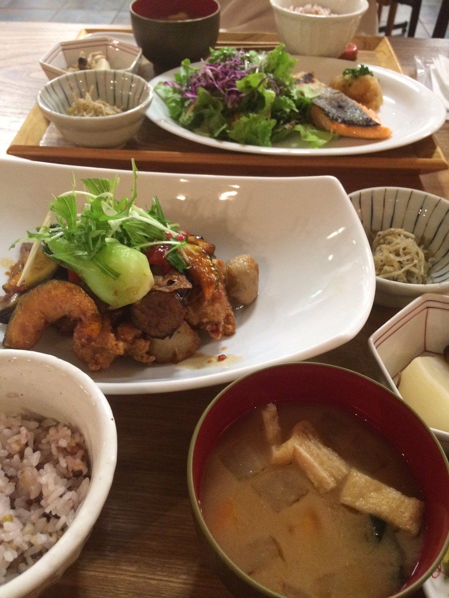 shiotan612's tweet photo. あぃみちゃんとカラオケまさかのお隣同士！ということでご飯お誘いしました〜（＾ν＾）

健康ごはんっ！美味しかったです！ https://t.co/vEByGqKKza