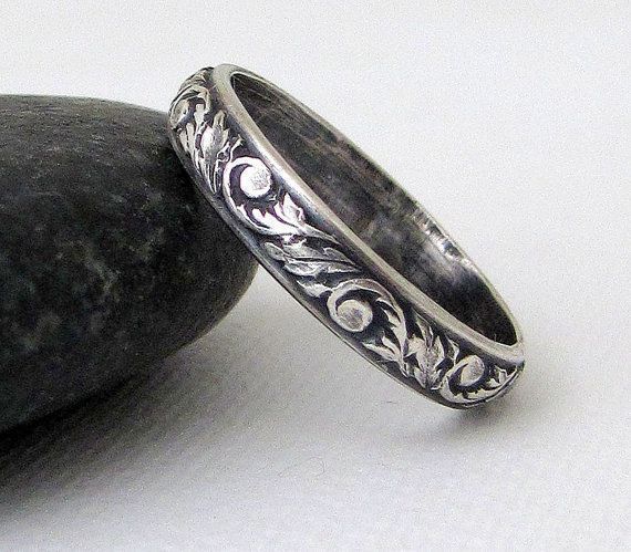 SilverSmack's tweet image. Silver Vine Ring.  Great Gift!!!  buff.ly/2jOKbew  #shopping #jewelryonetsy #etsymntt #promisering