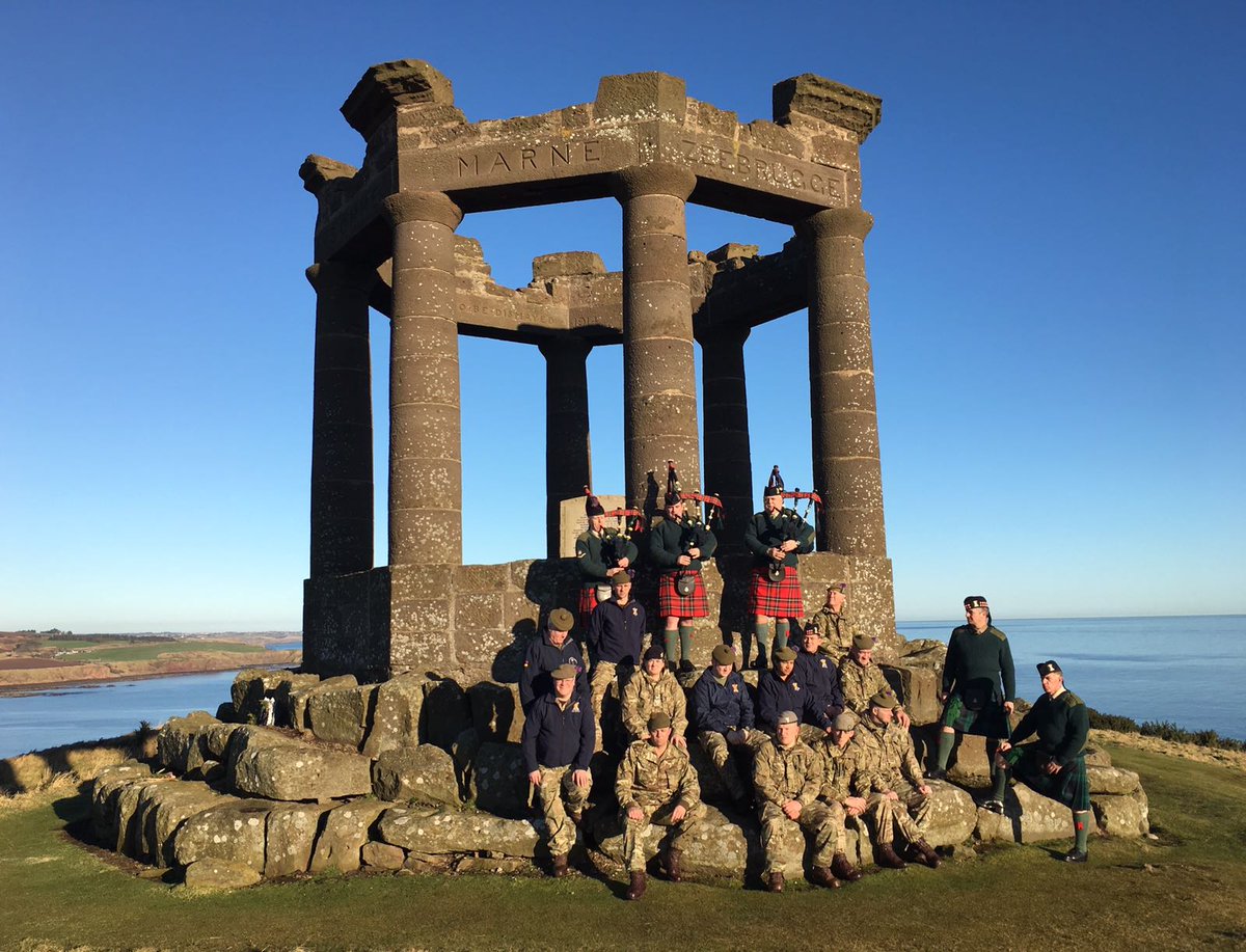 ARHighlandTour's tweet photo. The #HighlandTour was honoured to pay its Respects to the fallen at the #Stonehaven war memorial. Stunning location and fitting tribute! https://t.co/kEfNXbwI4Z