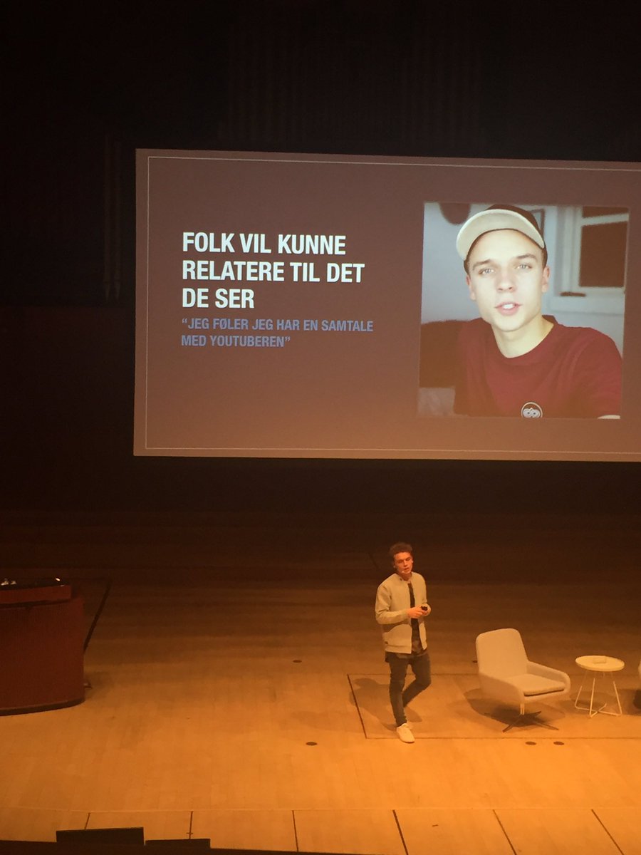 TalSz's tweet photo. 'YouTubere har succes fordi unge kan spejle sig i det de ser' - STÆRKT indlæg af kun 18-årige @RasmusBrohave #cphtransform17 https://t.co/NGnMkHw2EE