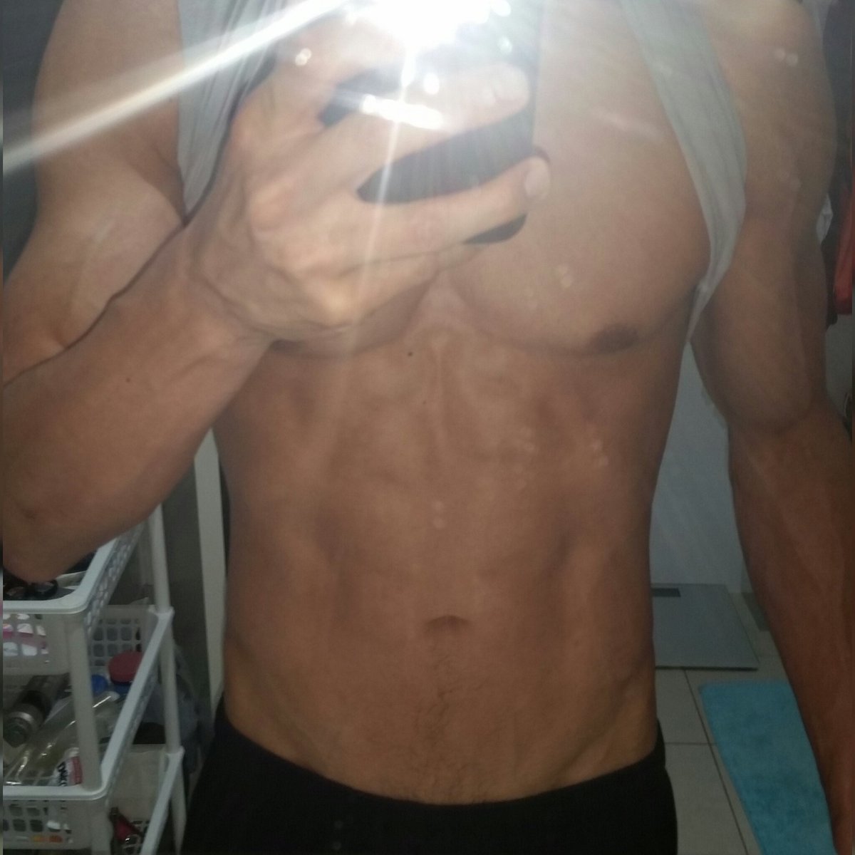 RippedOnRice's tweet photo. My #tummy after I smashed box of KrispyKreme π Believe that yul believe #Asians #ReallyHateRice #PrettyShocking π²
#RORbody #Waist #SixPack https://t.co/N0jzzsb9Ib