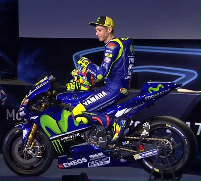 giusedelga98's tweet photo. Eccolaaa, bellissimaπππ andiamoci a prendere il decimo vale!! #VR46 #ildecimo #2017 ππ @ValeYellow46 https://t.co/u2omQz34QO