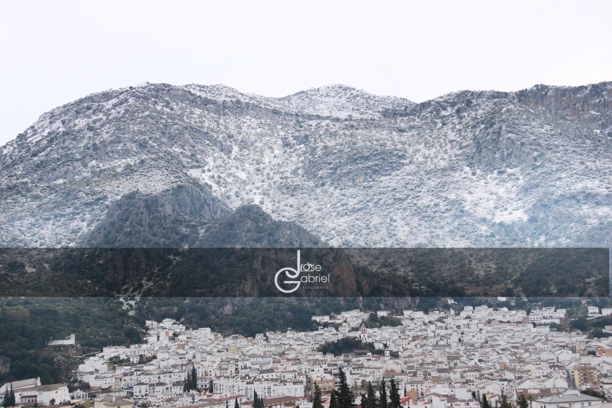 FotografiaJoseG's tweet photo. Ubrique nevado! ❄️❄️❄️❄️ https://t.co/KBCtpHfum4