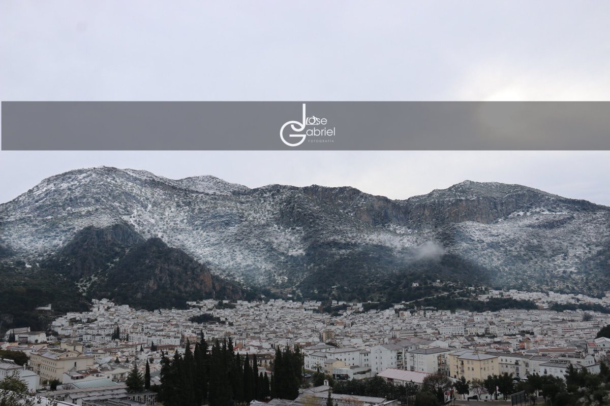 FotografiaJoseG's tweet photo. Ubrique nevado! ❄️❄️❄️❄️ https://t.co/KBCtpHfum4