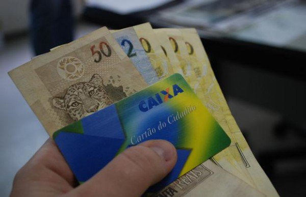 agora_rn's tweet photo. Abono Salarial do PIS começa a ser pago hoje
 https://t.co/8lZe4mHIOg https://t.co/Rqw4jNAeVP