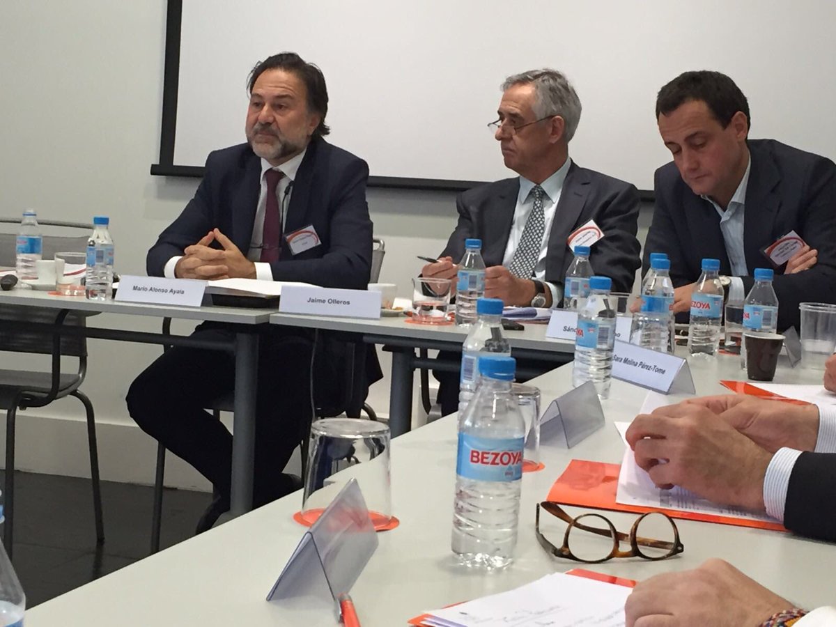 Nuestro Presidente <a href="/malonsoayala/">Mario Alonso Ayala</a> debatiendo en <a href="/fide_fundacion/">Fide Fundación</a> sobre #firmas de servicios profesionales. #Auren #expertos #ponencia