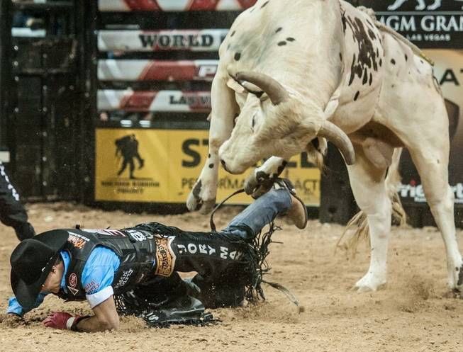 therodeotrail's tweet image. 2013 PBR Finals Be Like... 
📸 - @PBR 
#ThrowbackThursday #RodeoChat