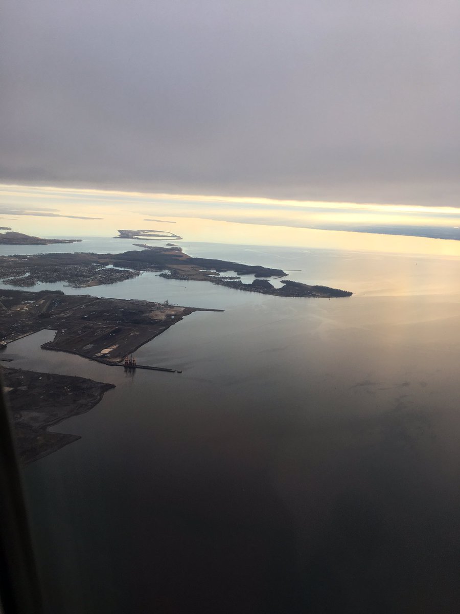 samantha_mae11's tweet photo. Peaceful Plane Ride ☀️ #bmhsdc https://t.co/BSd34wo8RG