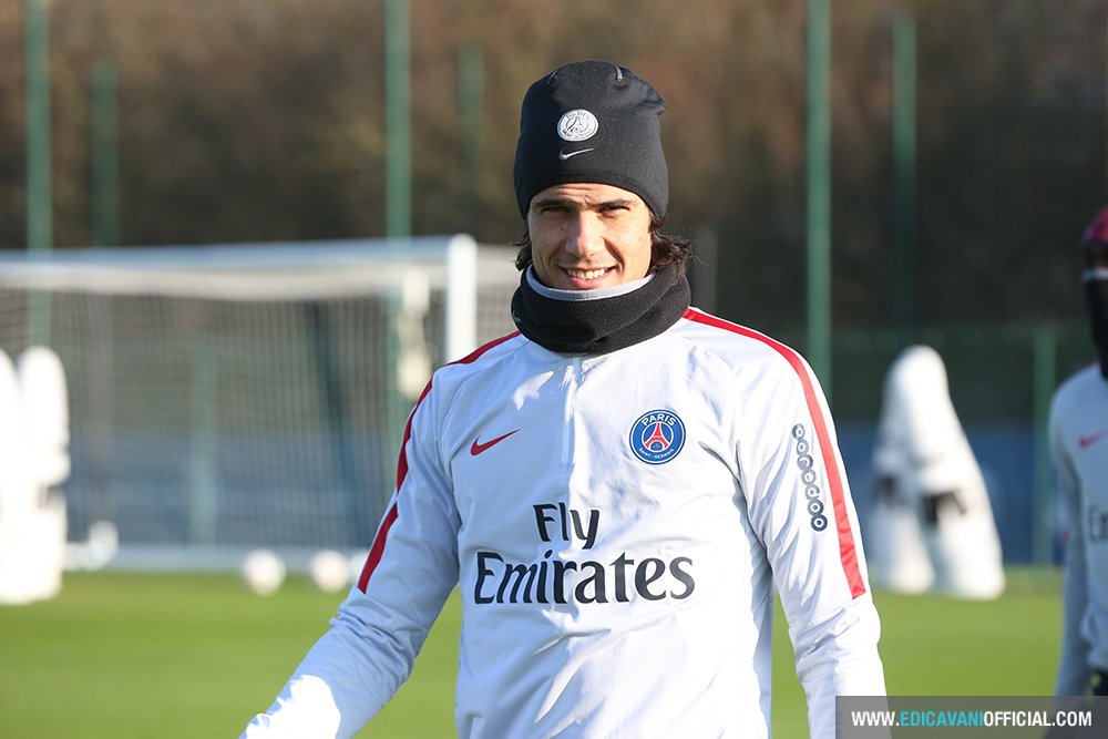 ECavaniOfficial's tweet photo. Entrenamiento de esta mañana.
Entrainement ce matin.
L'allenamento di questa mattina. https://t.co/LhafW0Ogon