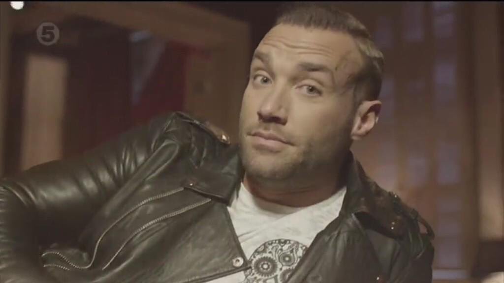 ITSCANDYEVENTS's tweet image. Who remembers this guy rocking the burnout tee last time he went into the @bbuk house? @CalumBest #BBUK #ITsCANDY #BeCandy