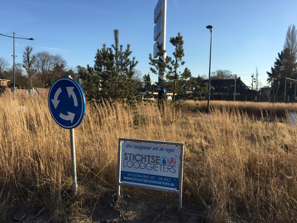 Alle rotondes in De Bilt en Bilthoven zijn in een week verhuurd. Ze stralen inmiddels in de winterzon! #rotondeadoptie #rotondereclame