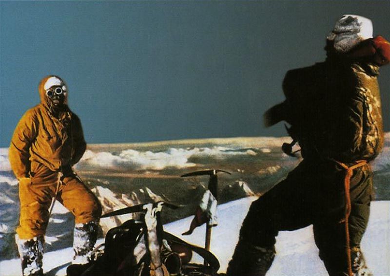TheVisualYatra's tweet photo. Lacedelli and Compagnoni At the Summit of K2
31 July 1954.
#karakoram #K2 #FirstSummit https://t.co/tUXZWueM3j
