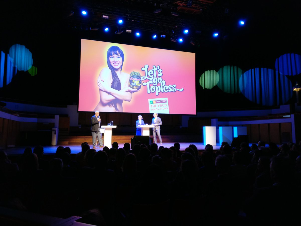 "De kroon van een ananas heeft geen enkele functie." Voor transport er af halen dus :) #toplessananas #NE17 #mvo