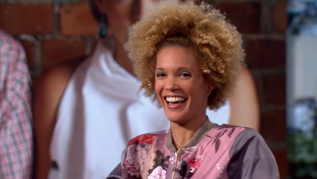 Salut la compagnie ! 😍
On se retrouve tout de suite sur @France2tv ! 
#AmandaF2