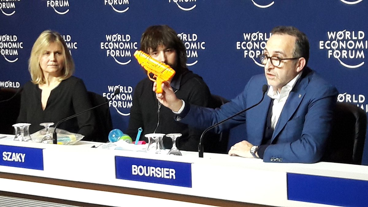 "Each ton of plastic that we collectively recycle does not end up in the #Oceans and saves up to 5 barrels of oil." <a href="/JmBoursier/">Jean-Marc Boursier</a> #Davos <a href="/wef/">World Economic Forum</a>