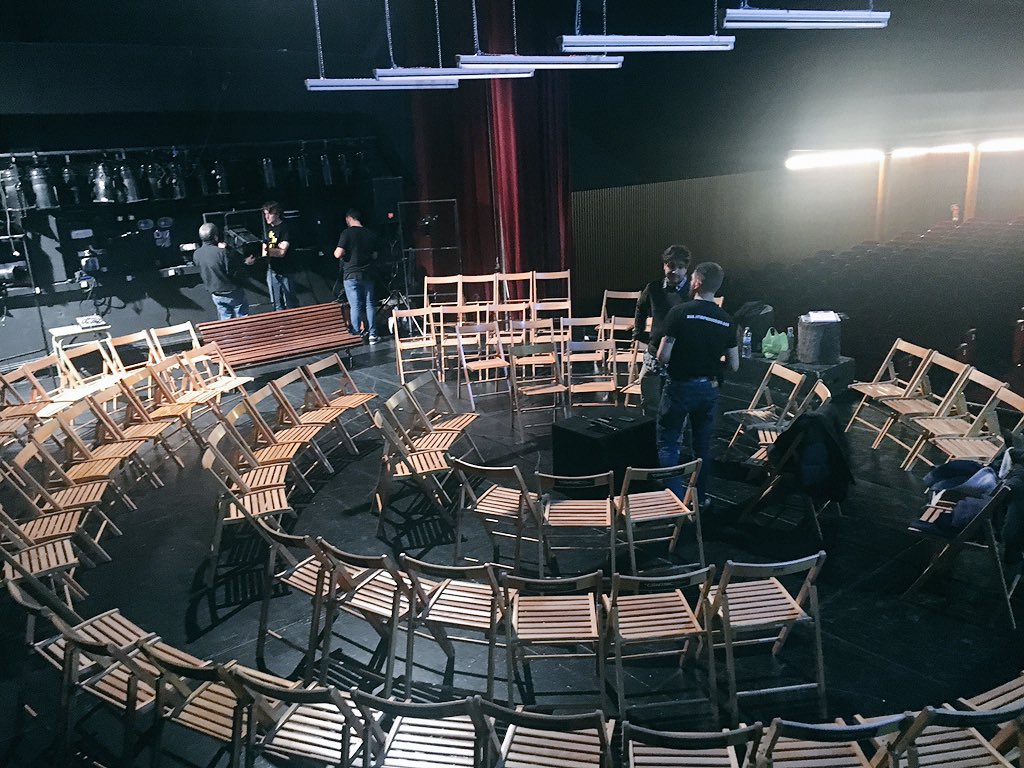IntimsProd's tweet photo. Ja hem acabat de muntar al Teatre Modern del @ElPratCultura. A les 20:00 funció i després col•loqui. #wastedintims https://t.co/5N67p6UBlF
