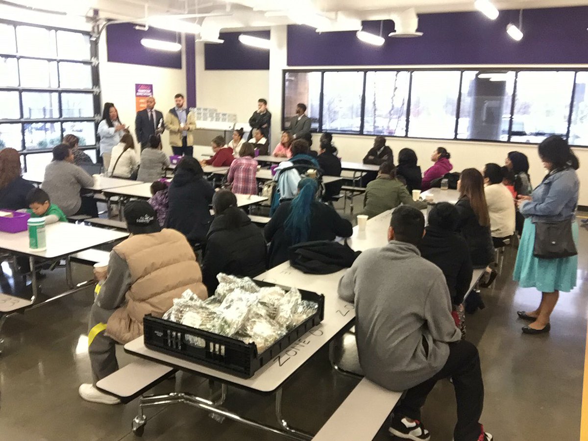 fammartinez55's tweet photo. @RocketshipEd #RUA #TN  #coffeeparents #RPT #MsLisa #Mr.Robinson https://t.co/crFW38zhry