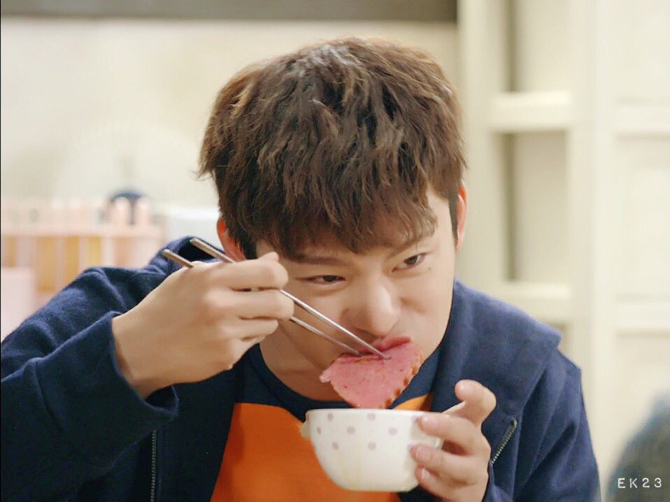 eekee1023's tweet photo. 냠_냠

#서인국 #SEOINGUK #ソ・イングク #徐仁國
#쇼핑왕루이 #Shopaholic_Louis https://t.co/JREVMCB4Eb