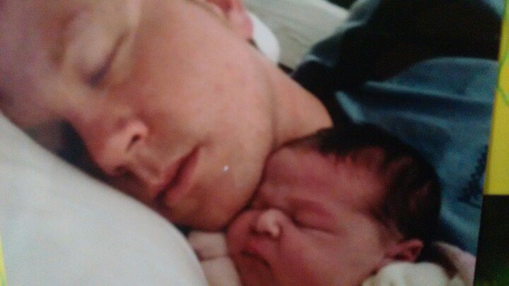 raul_sepu's tweet photo. #zapeando789 aquí mi kutxumera. Es un solete.... Mientras duerme 😘 https://t.co/hrndYlP2hd